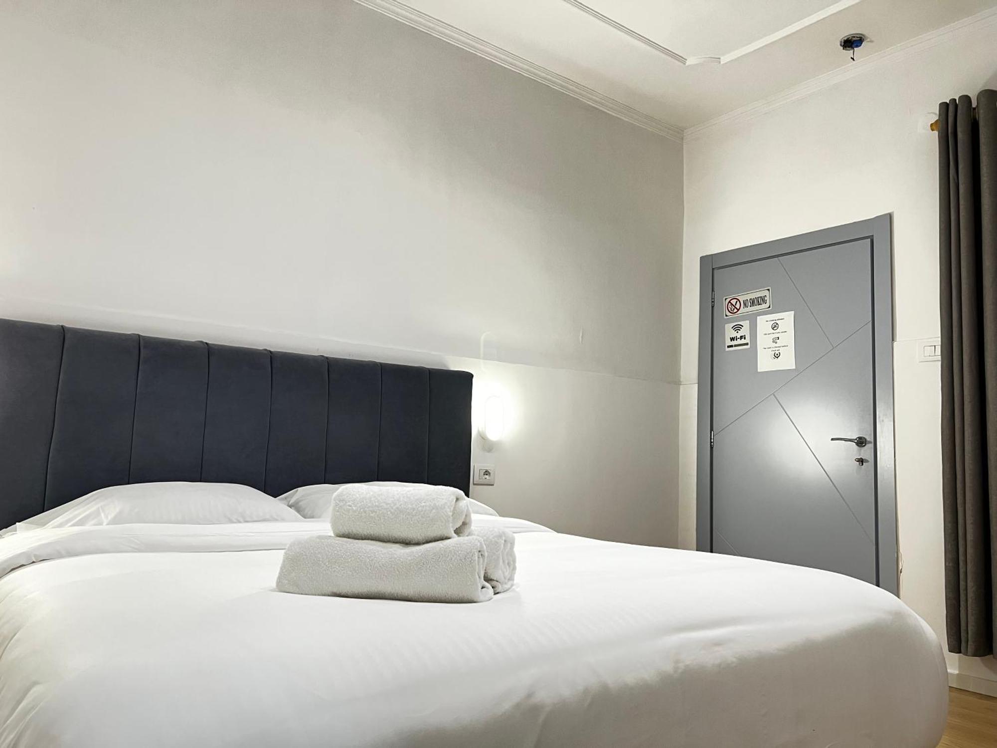 Tirana Square Hotel Экстерьер фото