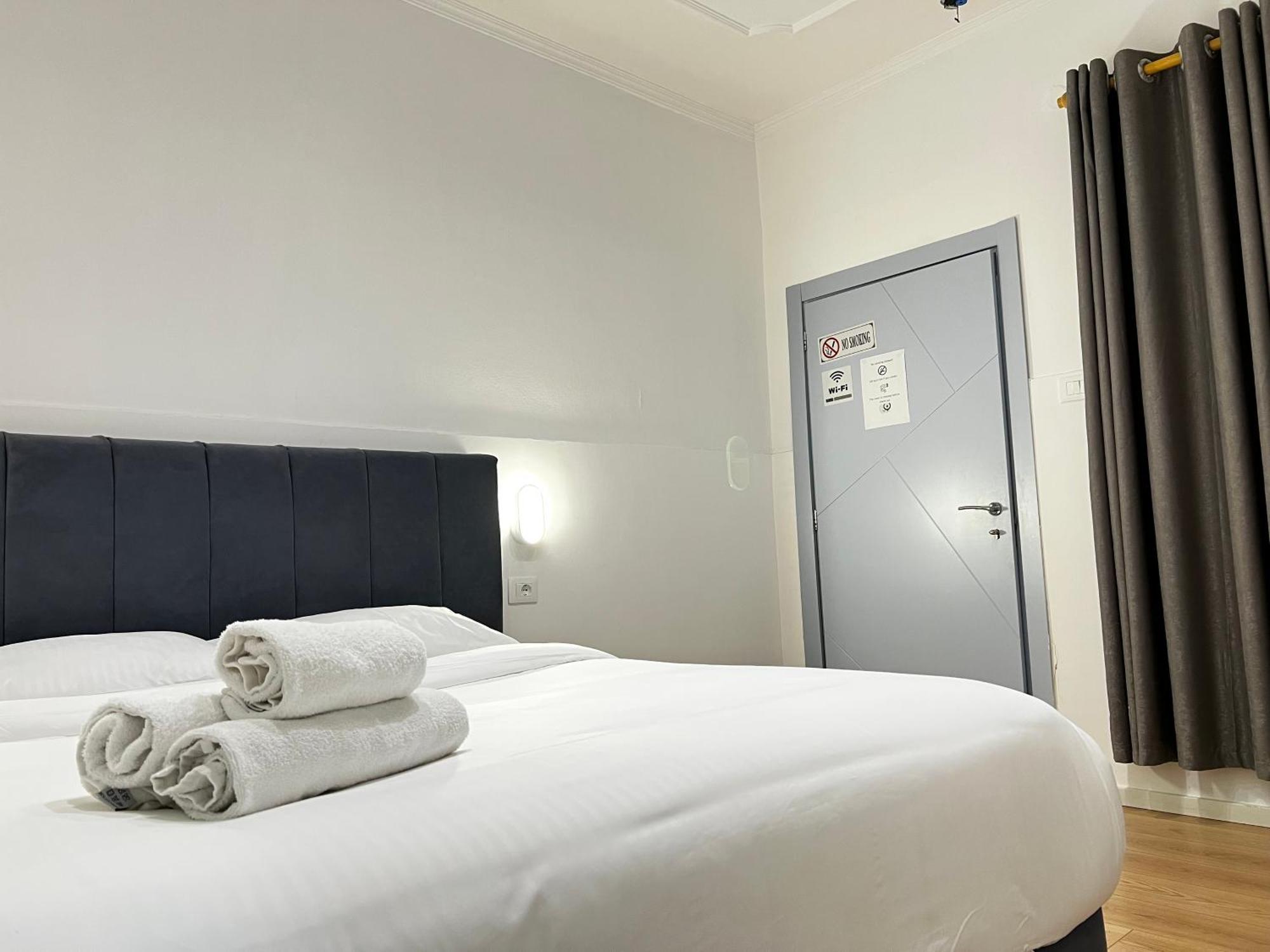 Tirana Square Hotel Экстерьер фото